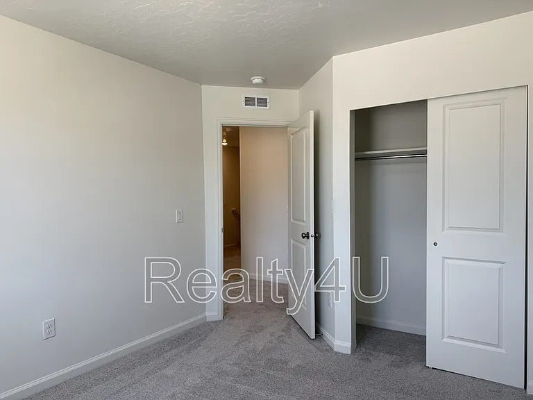 203 E Arcade Dr #1 — Photo 25