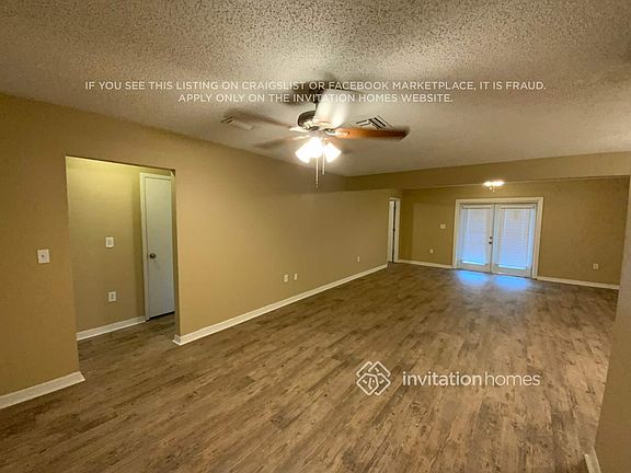 2nd image of 1752 E Groveleaf Ave
