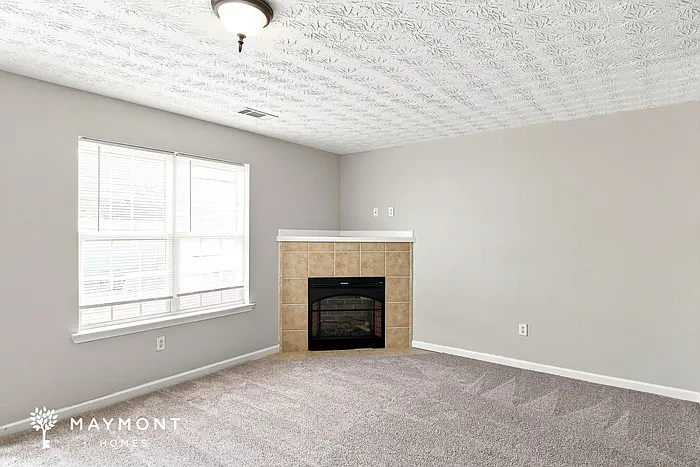 3 bed, 3.0 bath, 1536 sqft, $1,645 — Photo 4