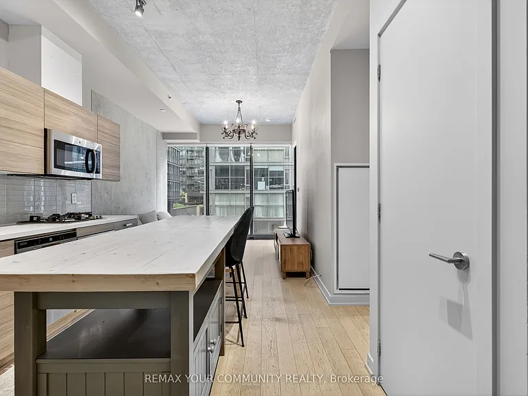 11 Charlotte St #204 — Photo 6