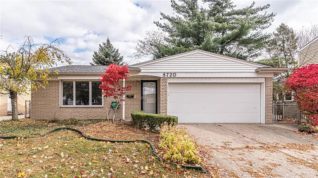 8720 Holly Dr photo 1