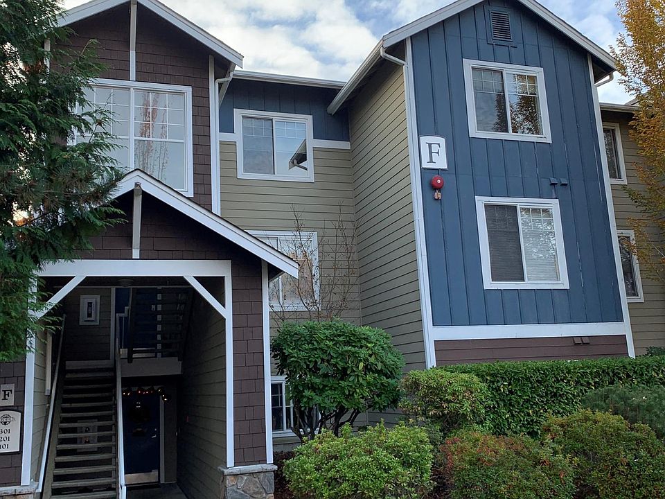 1st image of 710 240th Way SE #301