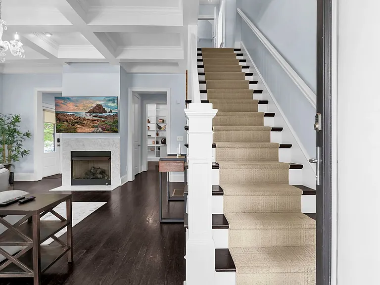 1000 Neil Ave — Photo 2