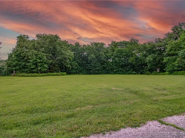 2 Claremont Rdg, Camdenton, MO 65020