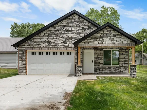 105 N Railroad St, Colfax, IN 46035
