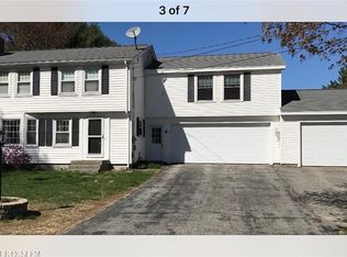 8 Woodside Dr, Cumberland, ME 04021