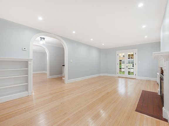 4th image of 320 Quinobequin Rd