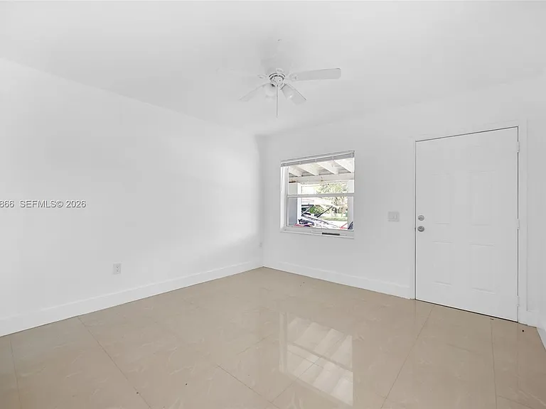 555 NW 90th St #EL — Photo 14