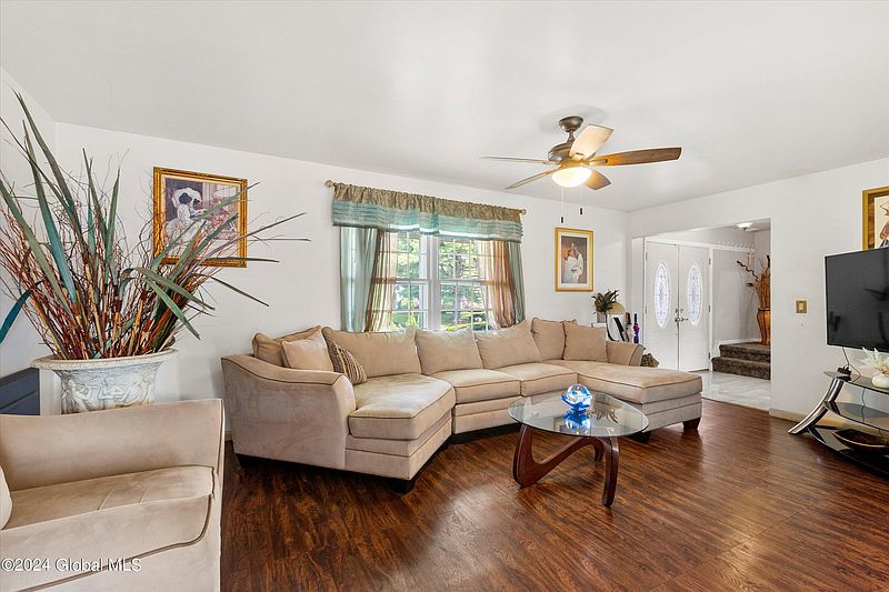 5th image of 61 Delafield Drive
