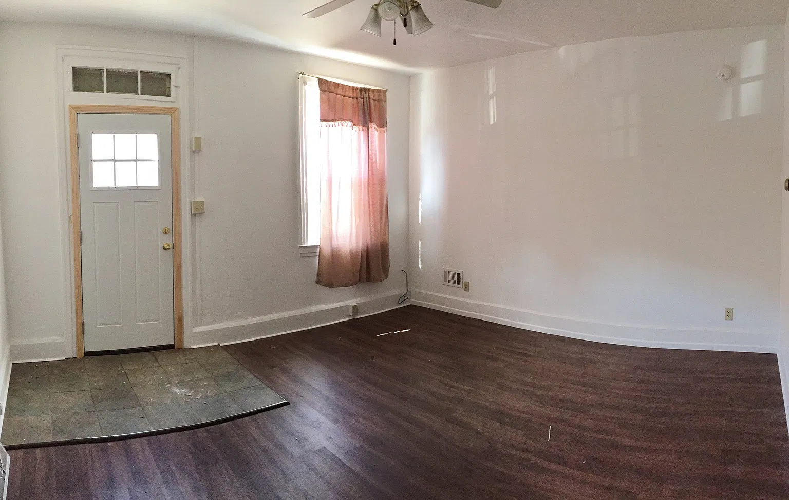 2 Bedroom Row House in Millvale — Photo 2