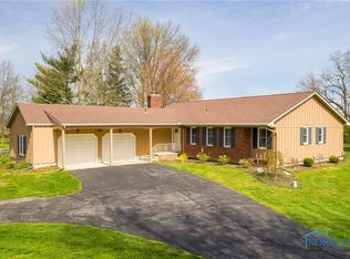 15378 Sand Ridge Rd, Bowling Green, OH 43402