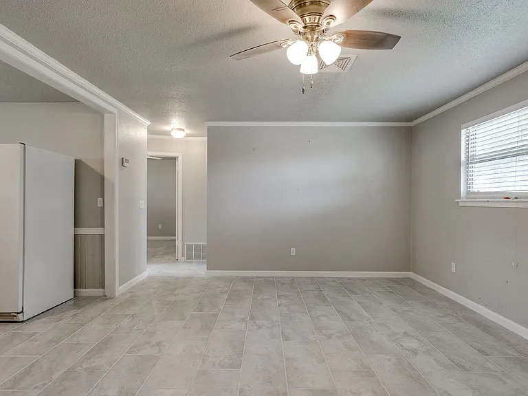 641 SW 15th St — Photo 26