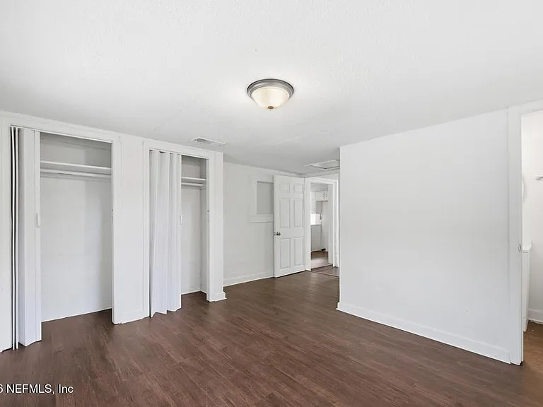 1823 W 44th St — Photo 15
