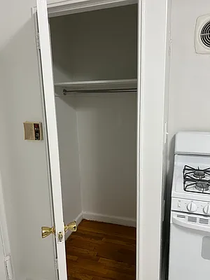 Rented by Queens Apartments Realty LLC | media 17