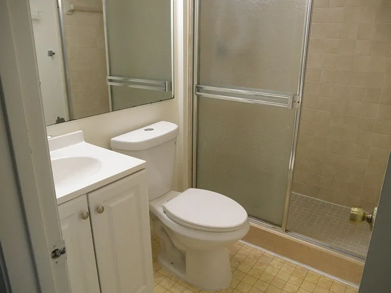 3662 Victoria Dr — Photo 13