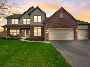 333 Millstream Ln, Oswego, IL 60543