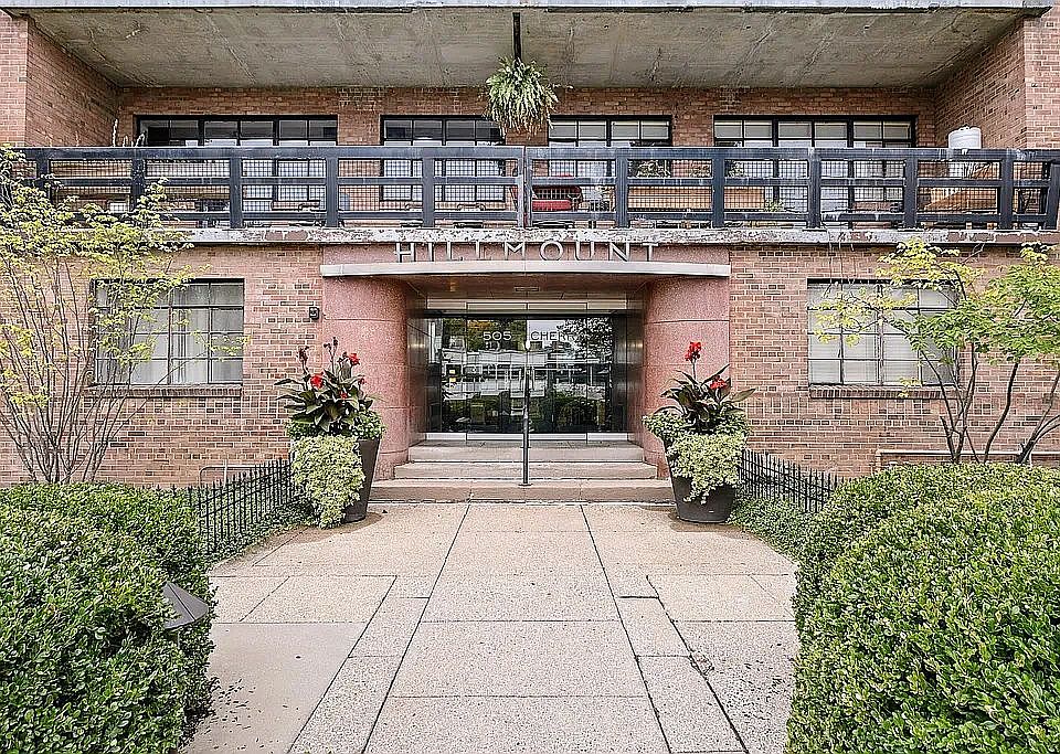 1st image of 505 Cherry St SE APT 413