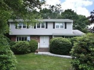 121 Oak Hill Dr, Sharon, MA 02067