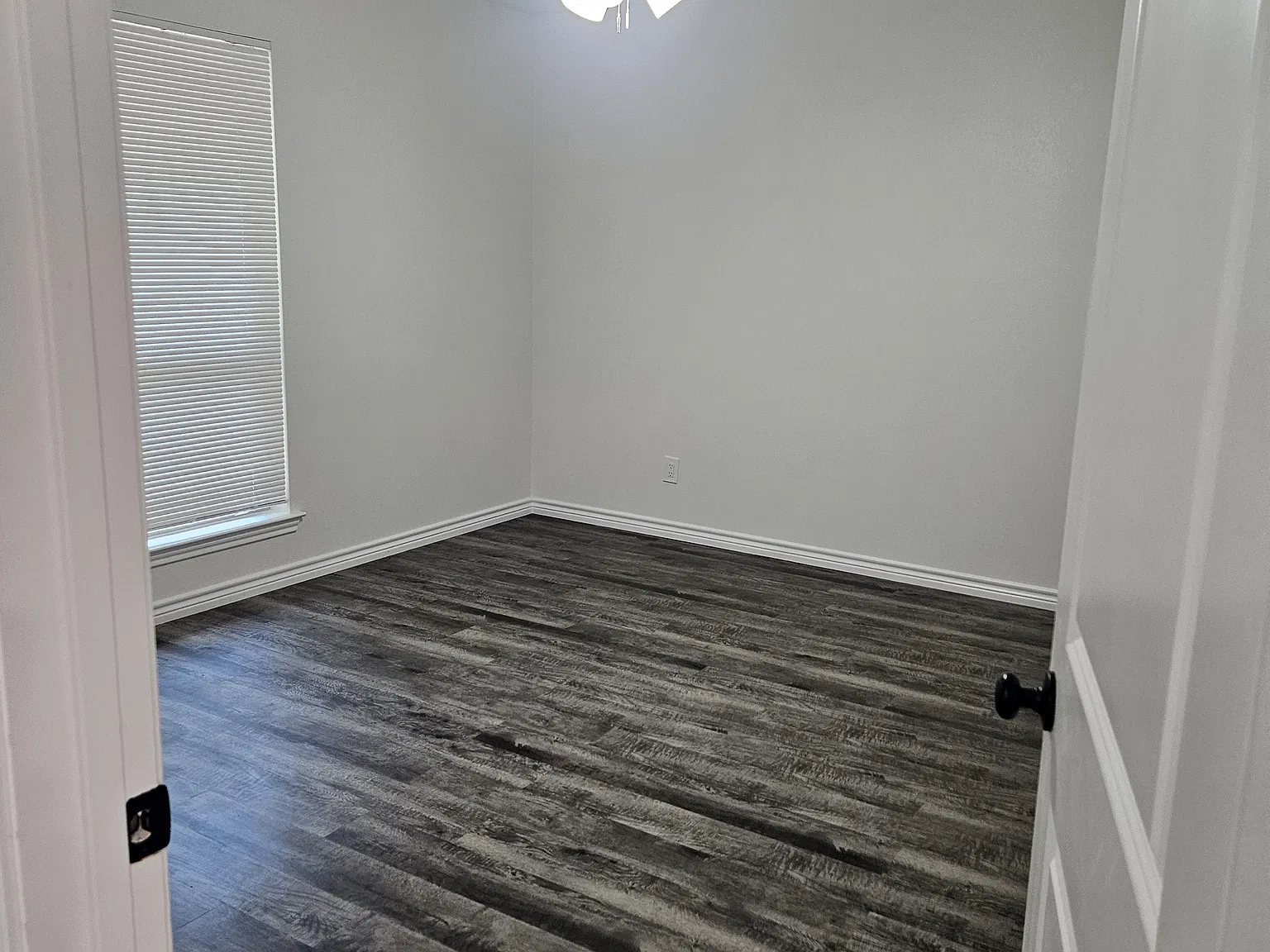 2 bed, 1100 sqft, $1,200 — Photo 4