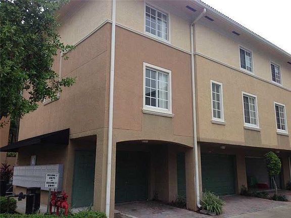 4th image of 2845 NE 185th St APT 901