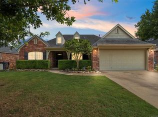 2106 W D Ct, Jenks, OK 74037