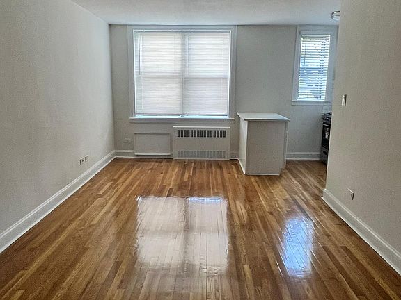 3rd image of 14210 Hoover Ave Floor 1