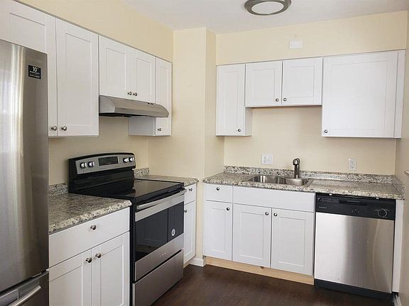 3rd image of 1126 Madeleine Cir