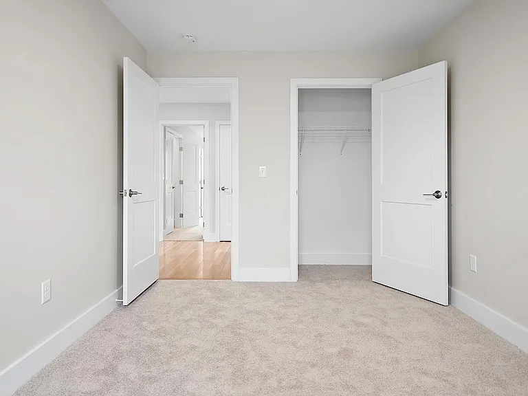 129 Graystone St — Photo 17