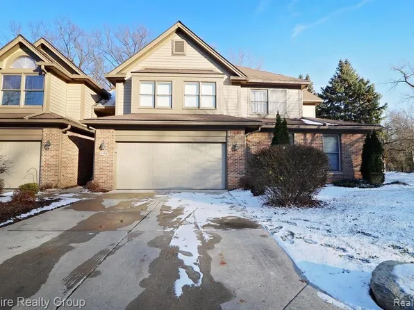 5302 Royal Vale Ln, Dearborn, MI 48126