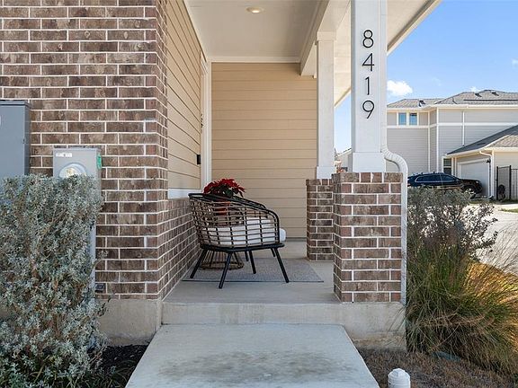 4th image of 8419 Laughlin Ln