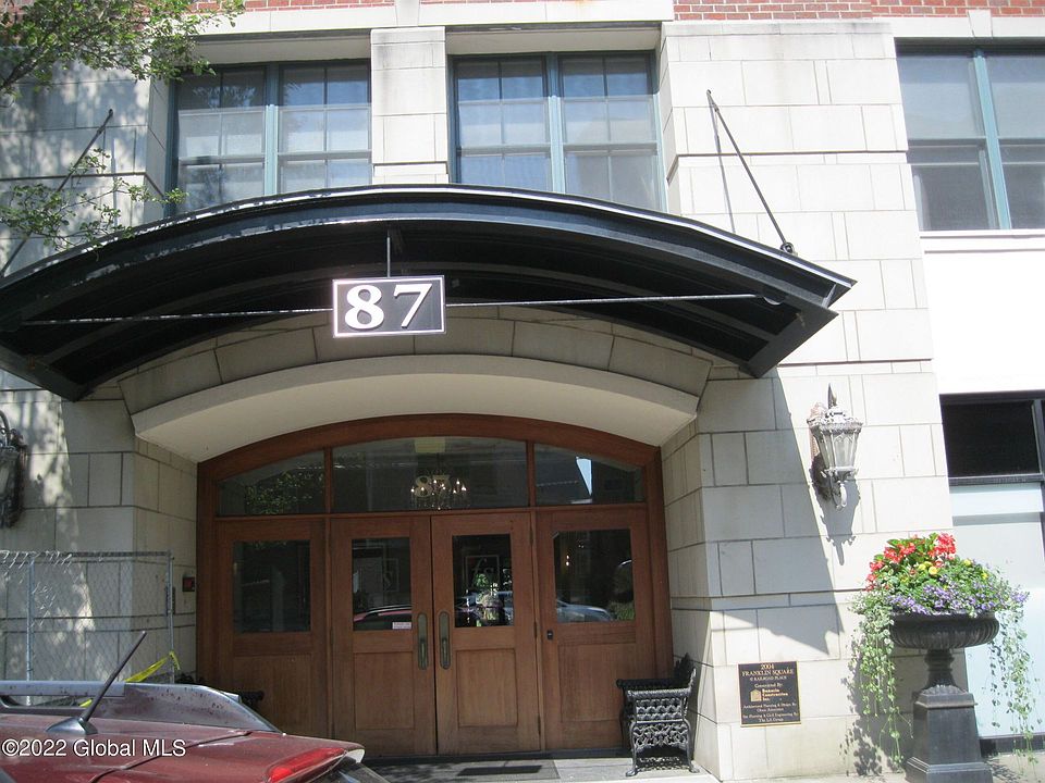 1st image of 87 Railroad Pl APT 203