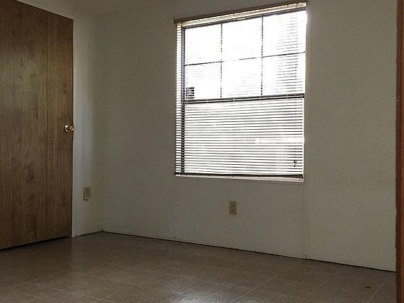 4th image of 2604 Pinenoll Dr