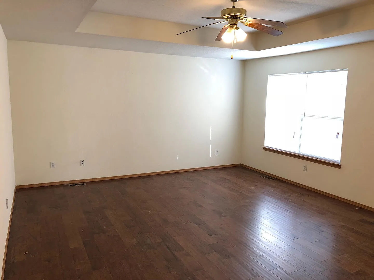 All brick 3 bed 2 bath in SE Springfield — Photo 3