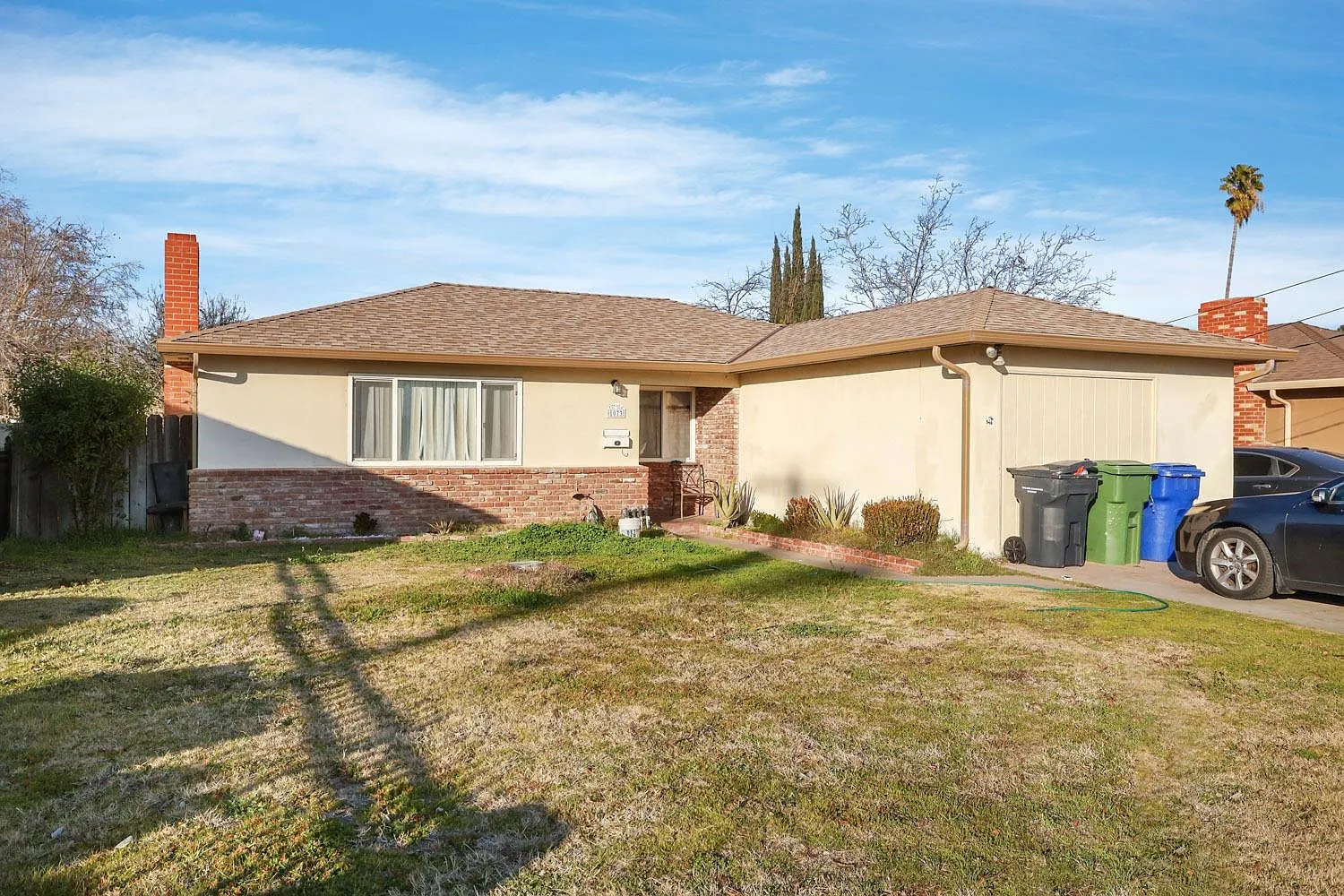 1073 Flower St photo 1