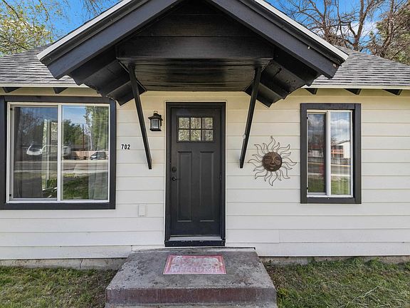 5th image of 702 S 12th St