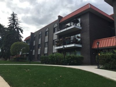 1255 W Prospect Ave APT 302, Mount Prospect, IL, 60056