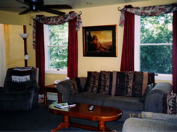 Bright & spacious living room