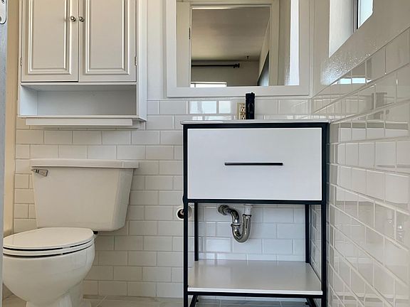 2nd image of 336 E 15th St APT 7