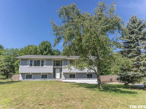 5281 McDowell St, Norton Shores, MI 49441