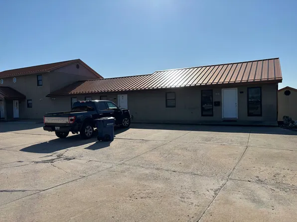1800 Pinnacle Point Dr, Holts Summit, MO 65043