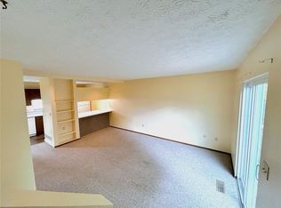 133 Orchard Dr #D, Saint Clairsville, OH 43950