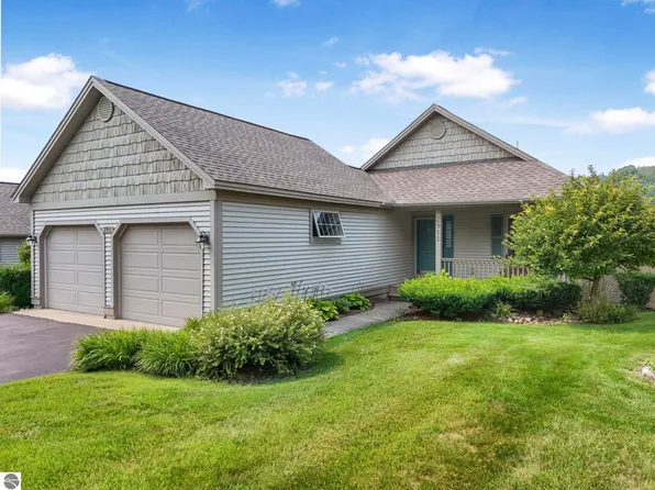 2911 E Crown Dr, Traverse City, MI 49685