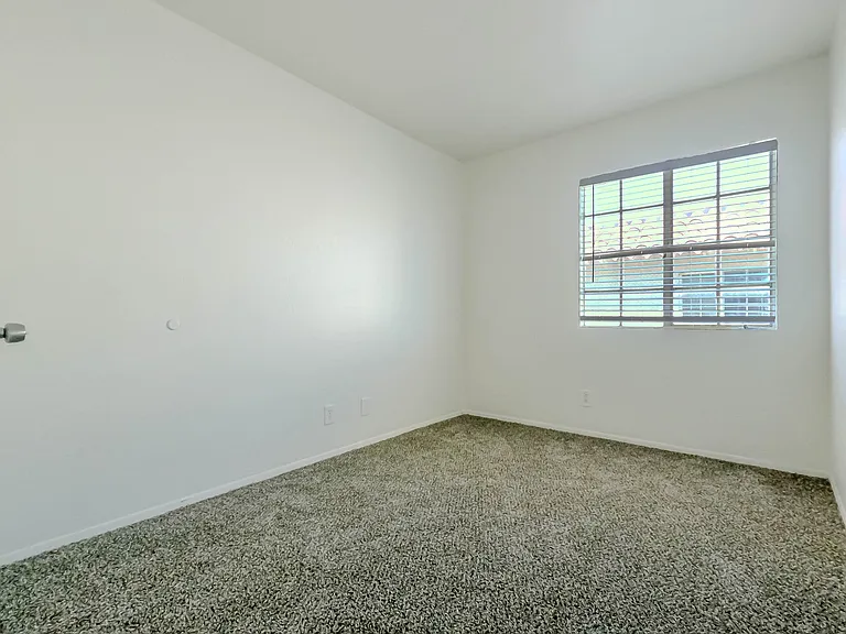 1219 E Townley Ave — Photo 18