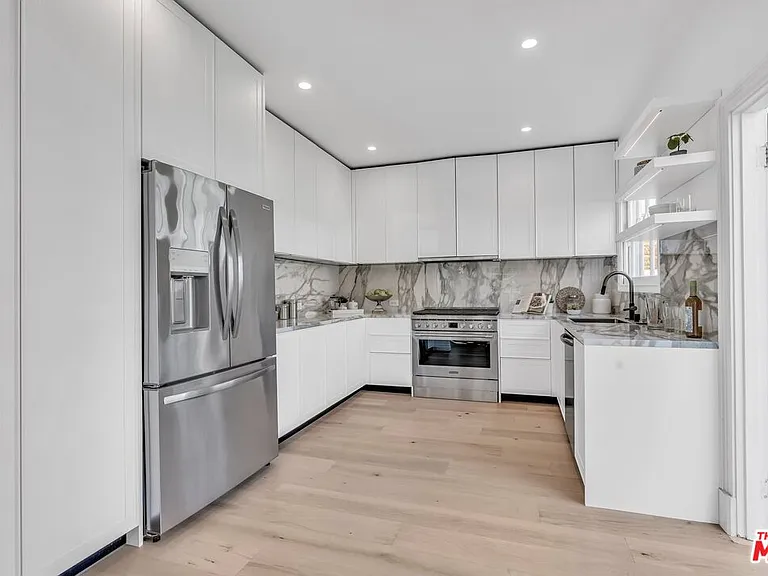 135 S Linden Dr — Photo 15