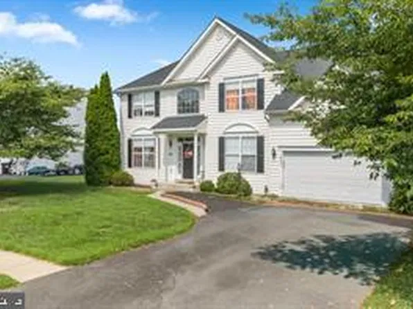 13270 Query Ln, Woodbridge, VA 22193