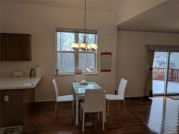 5th image of 111 Eagle Ridge Rd