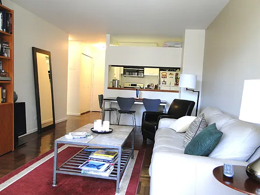 Rented by Boulevard Residentials | media 3