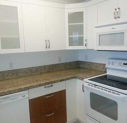 4th image of 10902 NW 83rd St APT 111