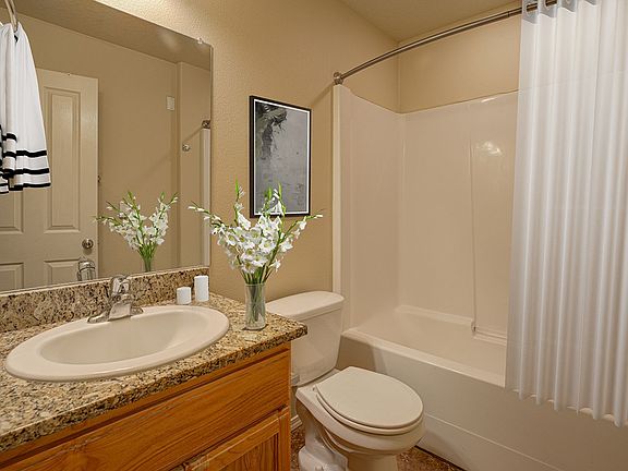 2nd image of 5517 NE 66th Ave APT 4