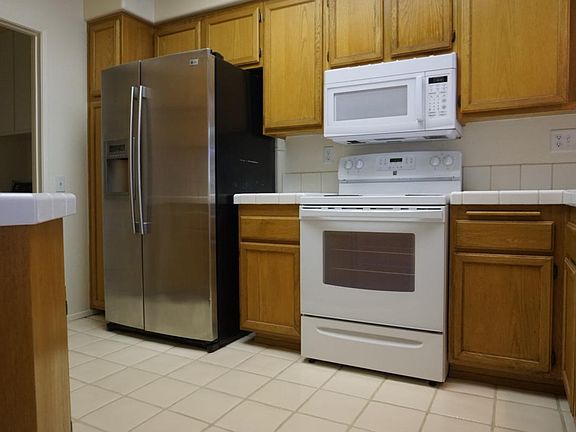 5th image of 7225 Calabria Ct Unit 87